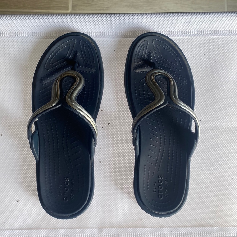 CROCS Dual Comfort sandals. Size 6W